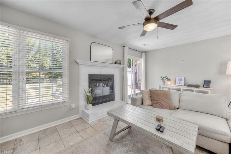 Photo 18 of 44 residential for sale in Virginia Beach virginia