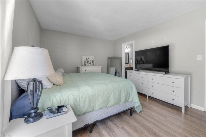 Photo 23 of 44 residential for sale in Virginia Beach virginia