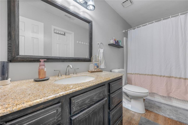 Photo 25 of 44 residential for sale in Virginia Beach virginia