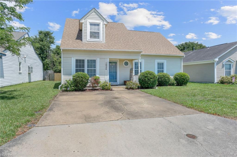 Photo 3 of 44 residential for sale in Virginia Beach virginia