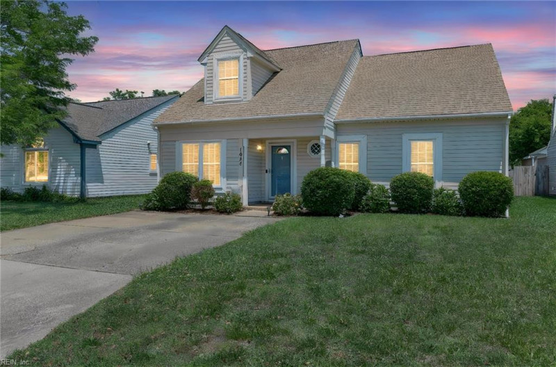 Photo 4 of 44 residential for sale in Virginia Beach virginia