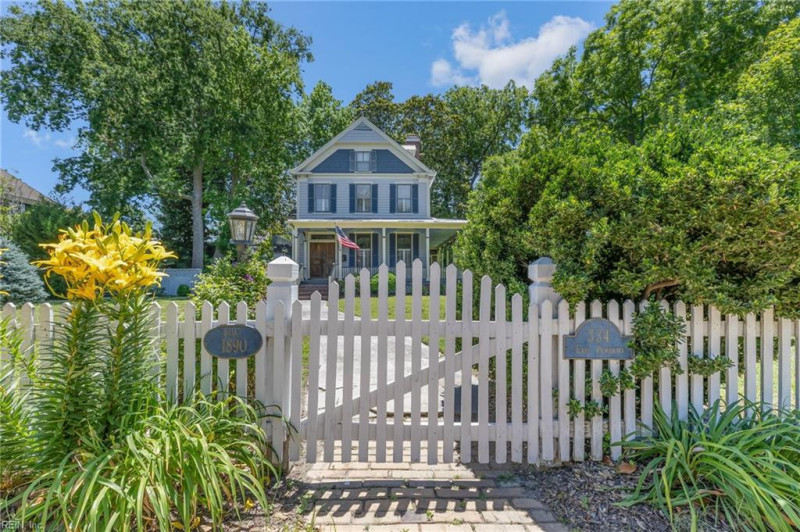Photo 3 of 49 residential for sale in Hampton virginia