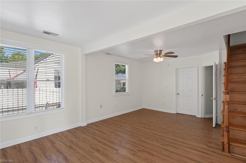 Photo 12 of 32 residential for sale in Portsmouth virginia