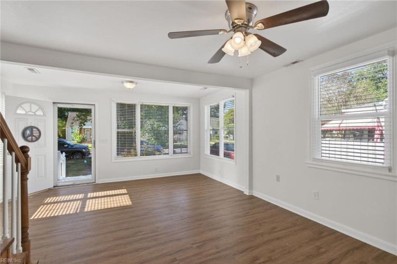 Photo 15 of 32 residential for sale in Portsmouth virginia