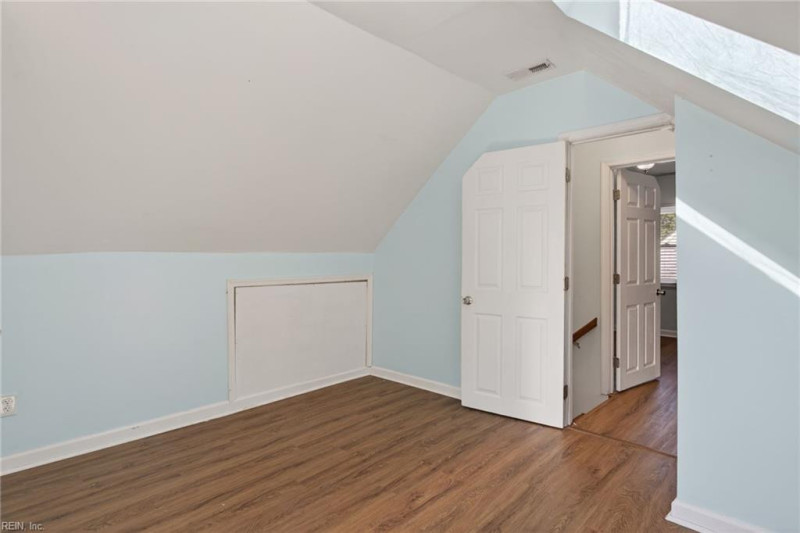 Photo 18 of 32 residential for sale in Portsmouth virginia