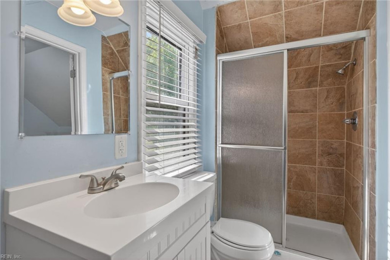 Photo 21 of 32 residential for sale in Portsmouth virginia