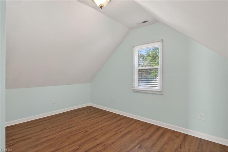 Photo 23 of 32 residential for sale in Portsmouth virginia