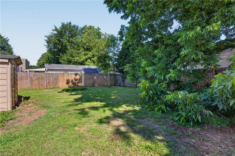 Photo 29 of 32 residential for sale in Portsmouth virginia