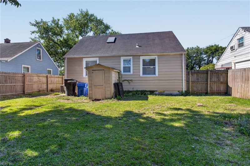 Photo 31 of 32 residential for sale in Portsmouth virginia