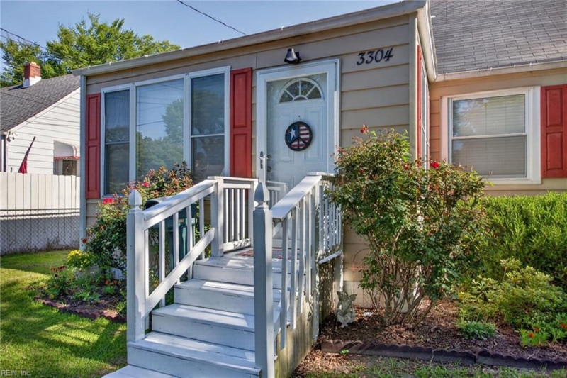 Photo 4 of 32 residential for sale in Portsmouth virginia