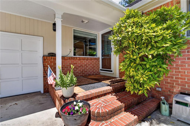 Photo 3 of 50 residential for sale in Virginia Beach virginia