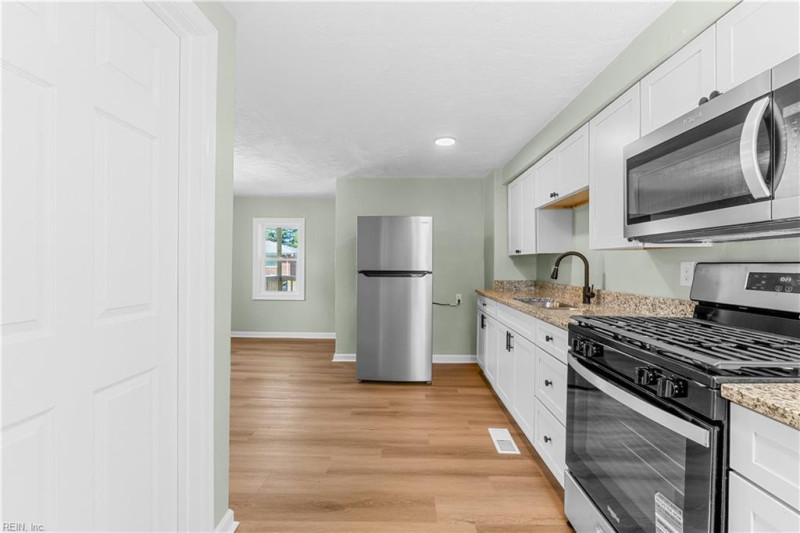 Photo 11 of 21 residential for sale in Portsmouth virginia