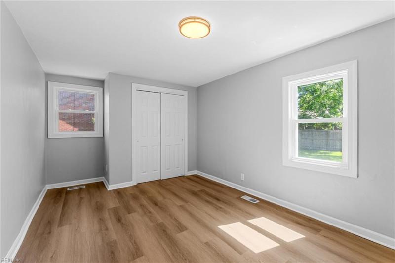 Photo 14 of 21 residential for sale in Portsmouth virginia