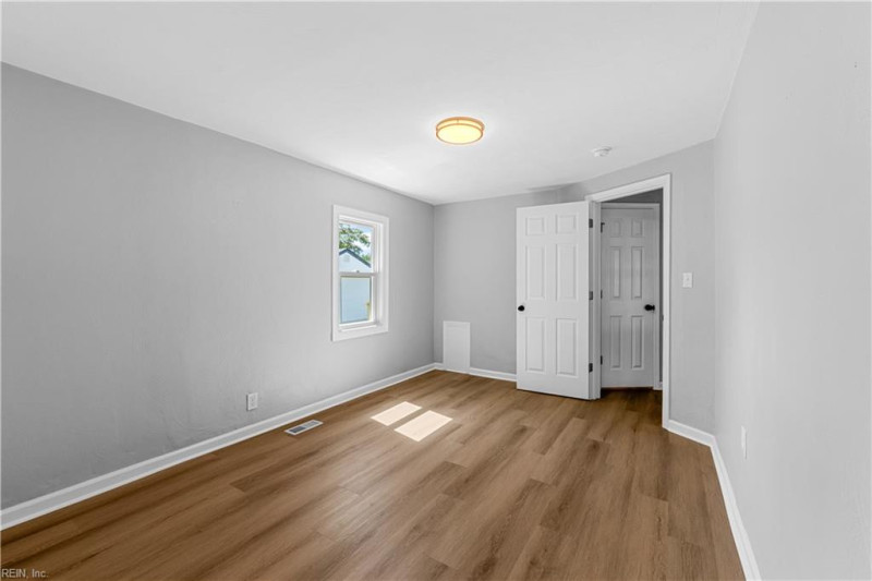 Photo 15 of 21 residential for sale in Portsmouth virginia