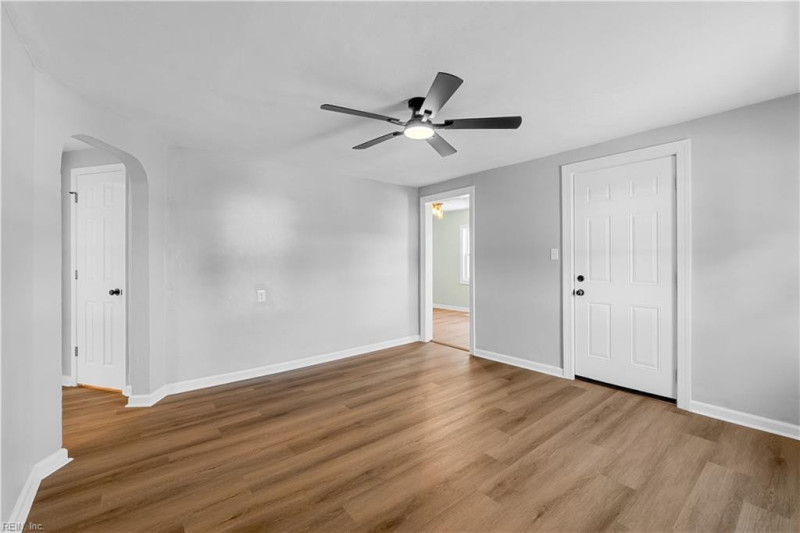 Photo 5 of 21 residential for sale in Portsmouth virginia