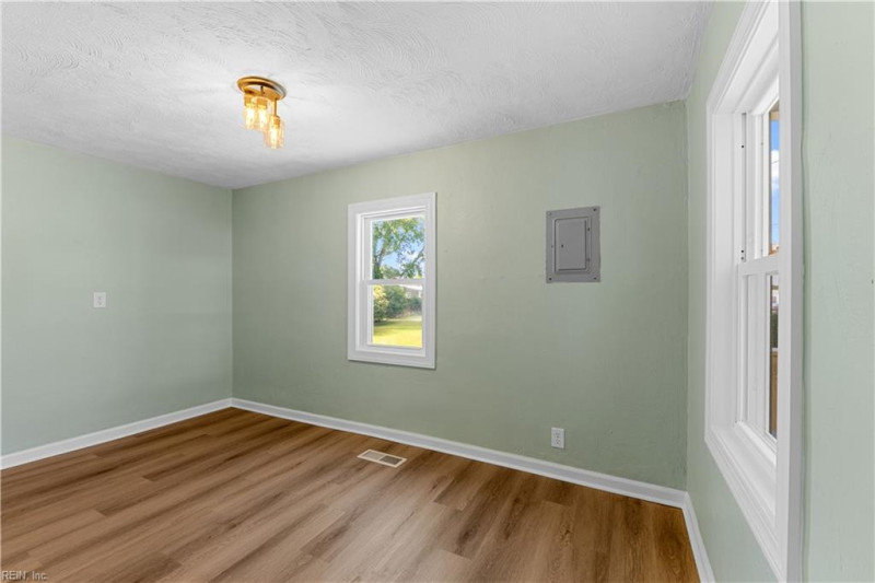 Photo 7 of 21 residential for sale in Portsmouth virginia