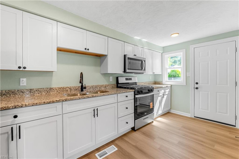 Photo 9 of 21 residential for sale in Portsmouth virginia