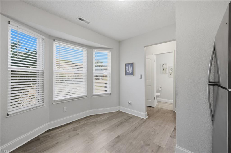Photo 11 of 33 residential for sale in Virginia Beach virginia