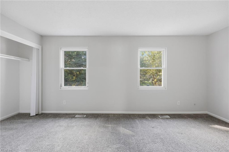 Photo 17 of 33 residential for sale in Virginia Beach virginia
