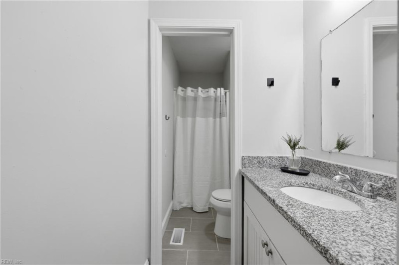 Photo 19 of 33 residential for sale in Virginia Beach virginia