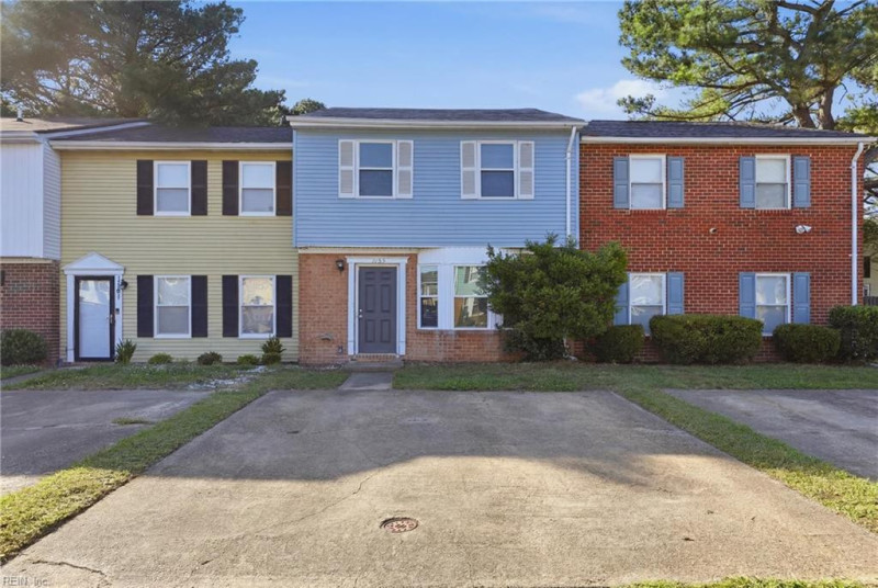 Photo 2 of 33 residential for sale in Virginia Beach virginia