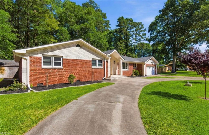 Photo 2 of 25 residential for sale in Chesapeake virginia