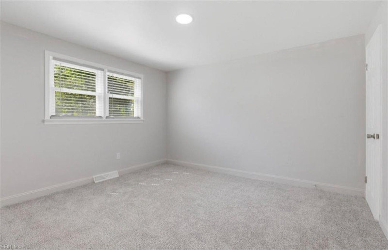Photo 21 of 25 residential for sale in Chesapeake virginia