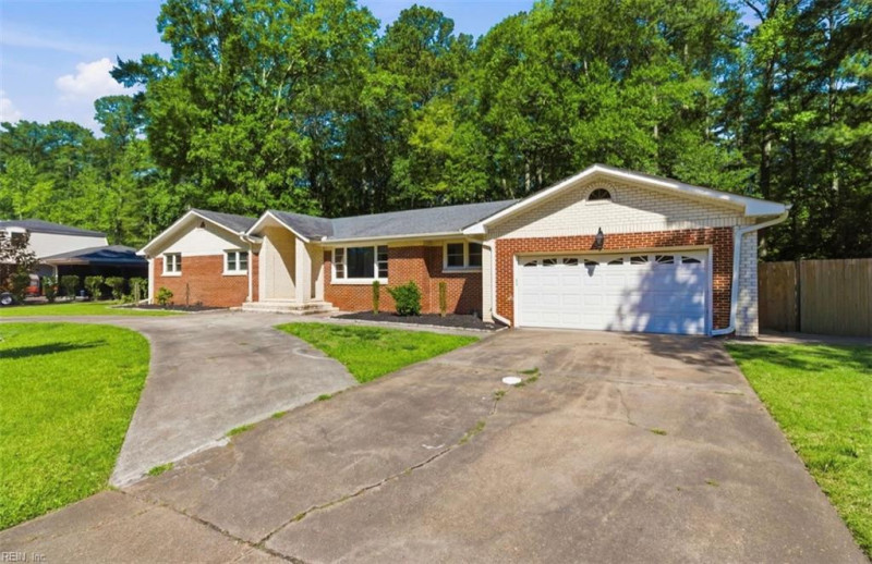Photo 3 of 25 residential for sale in Chesapeake virginia