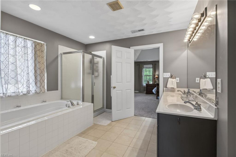 Photo 18 of 37 residential for sale in Virginia Beach virginia