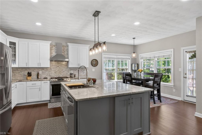 Photo 6 of 37 residential for sale in Virginia Beach virginia