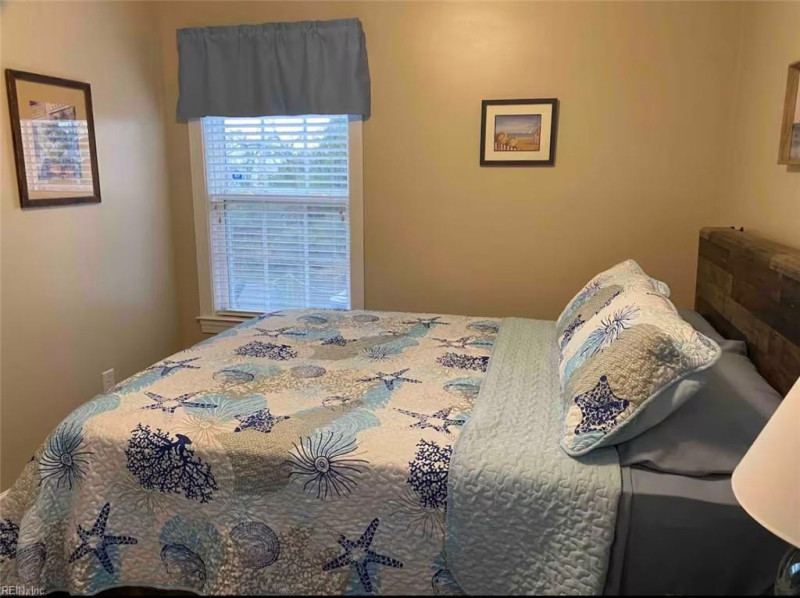 Photo 17 of 47 residential for sale in Hampton virginia