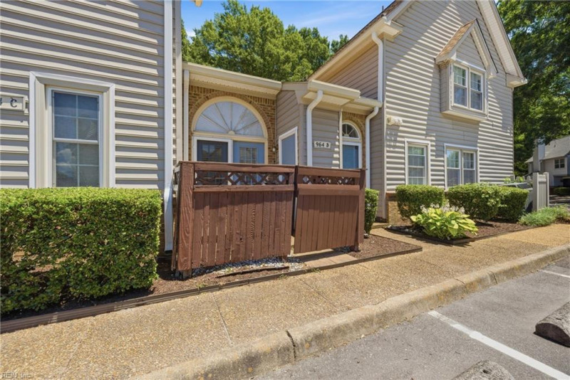 Photo 20 of 24 residential for sale in Chesapeake virginia