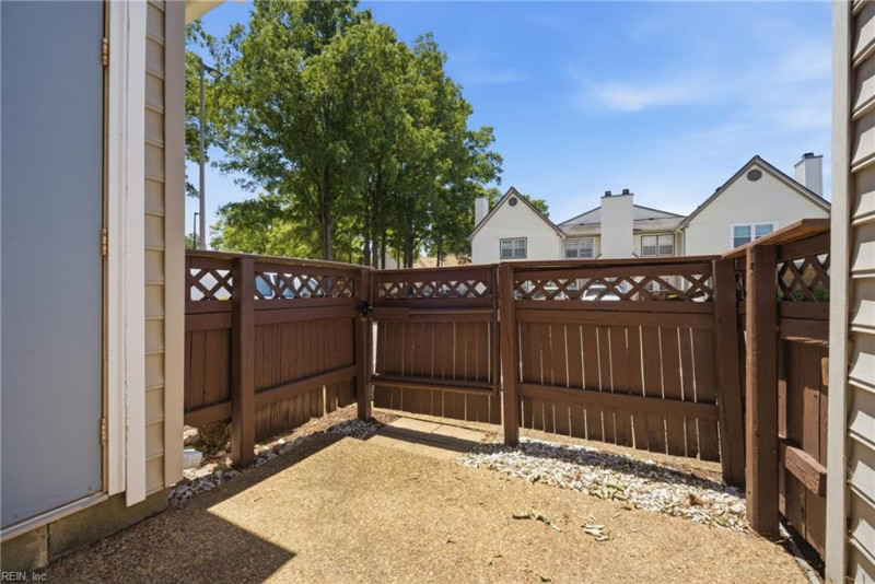 Photo 21 of 24 residential for sale in Chesapeake virginia