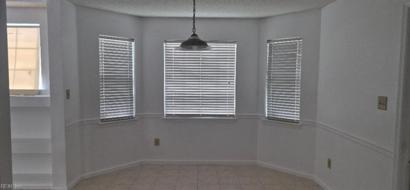 Photo 12 of 42 residential for sale in Chesapeake virginia