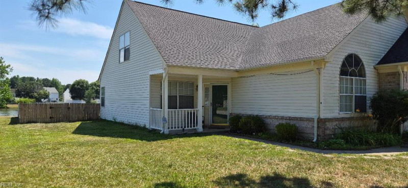 Photo 3 of 42 residential for sale in Chesapeake virginia