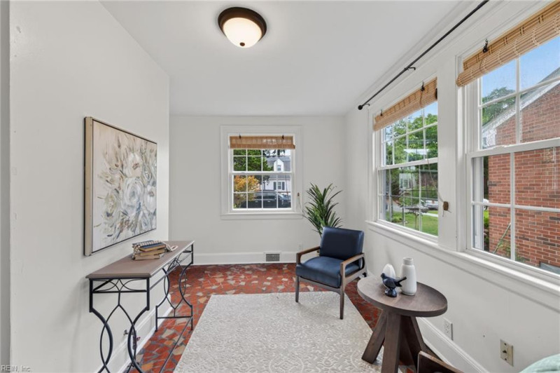 Photo 12 of 38 residential for sale in Portsmouth virginia