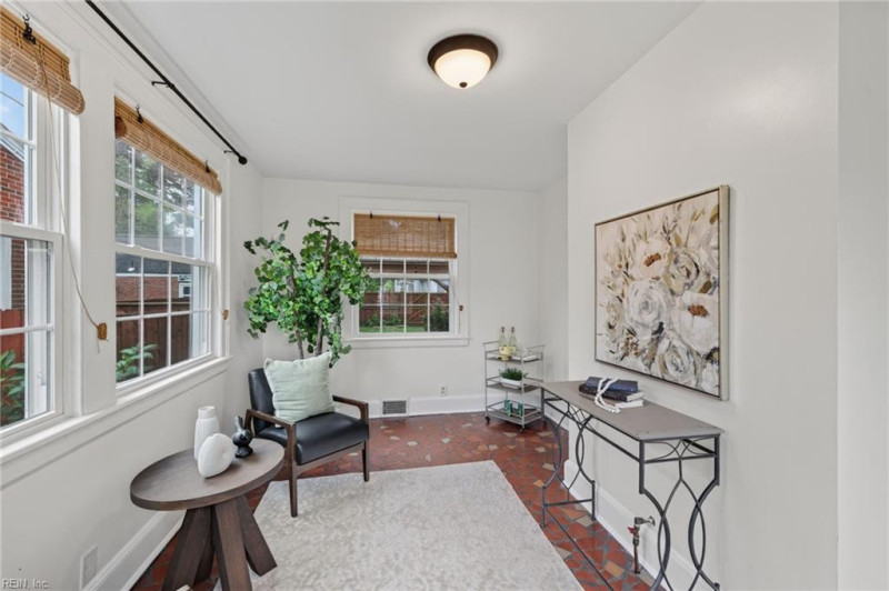 Photo 13 of 38 residential for sale in Portsmouth virginia