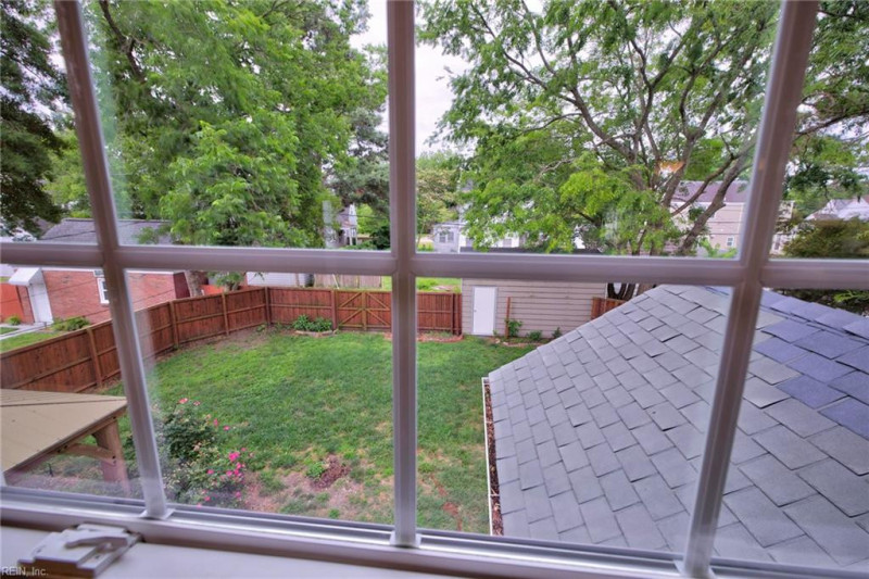 Photo 17 of 38 residential for sale in Portsmouth virginia