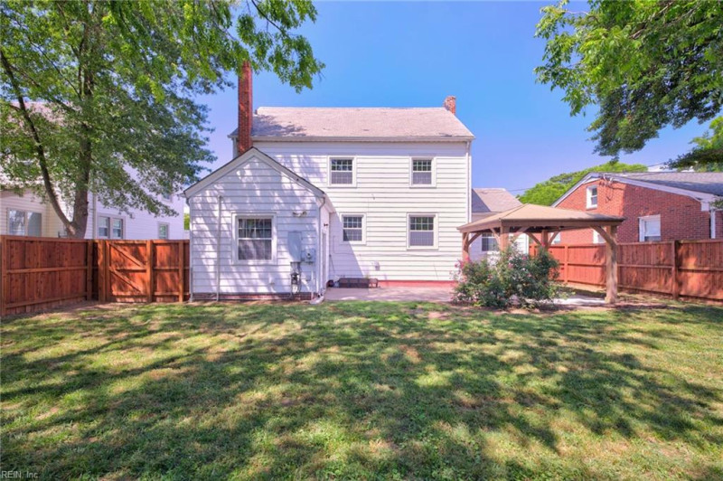 Photo 2 of 38 residential for sale in Portsmouth virginia