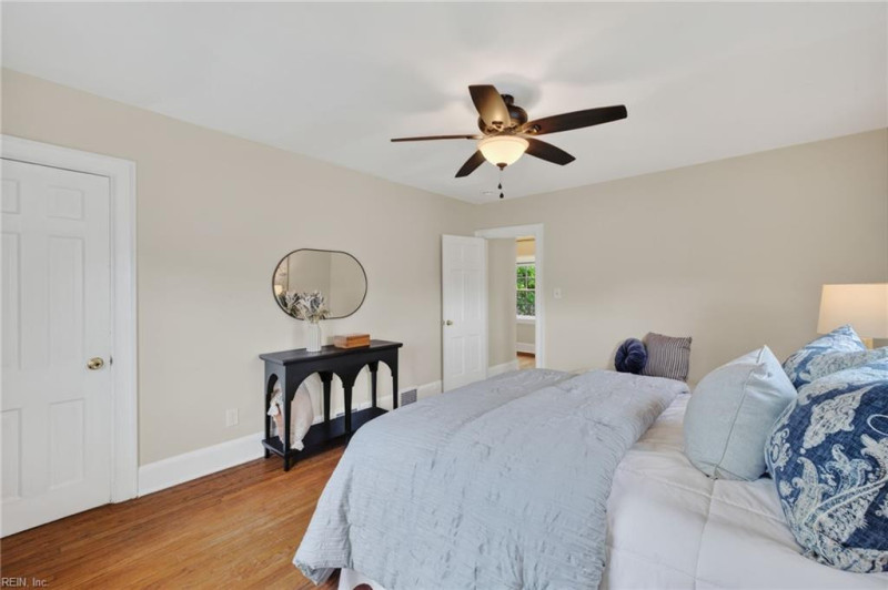 Photo 20 of 38 residential for sale in Portsmouth virginia