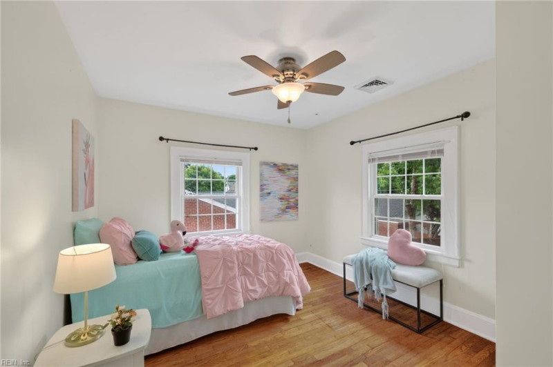 Photo 21 of 38 residential for sale in Portsmouth virginia