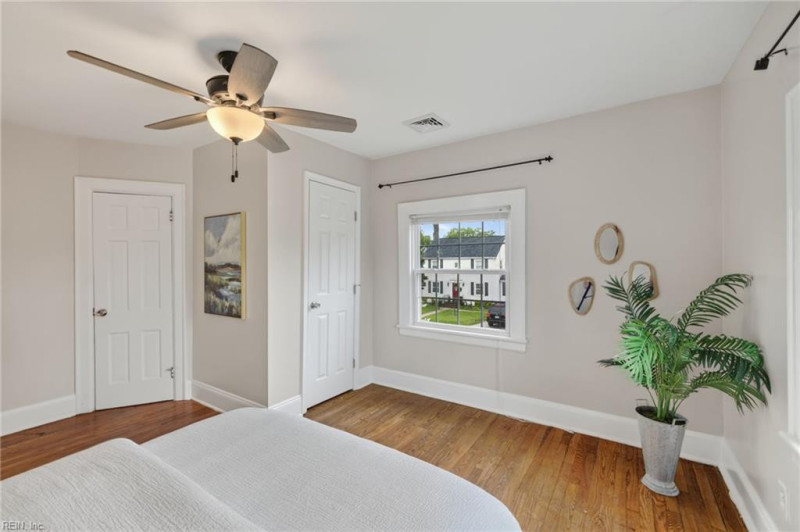 Photo 24 of 38 residential for sale in Portsmouth virginia