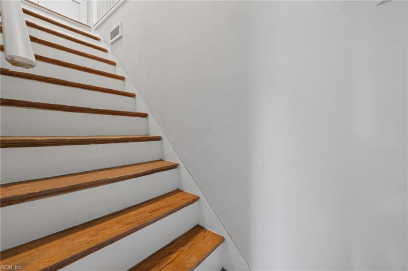 Photo 26 of 38 residential for sale in Portsmouth virginia