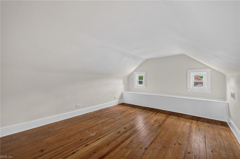 Photo 29 of 38 residential for sale in Portsmouth virginia