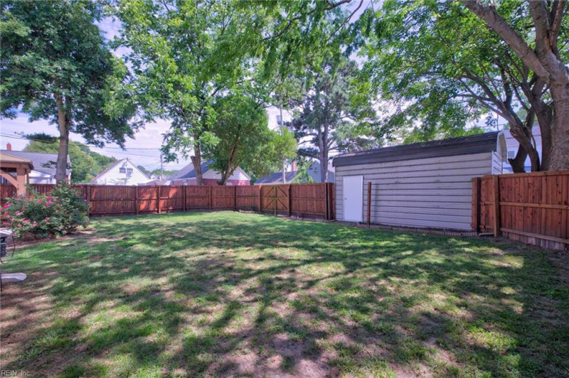 Photo 33 of 38 residential for sale in Portsmouth virginia