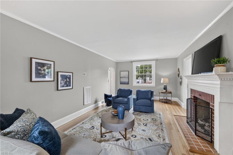 Photo 7 of 38 residential for sale in Portsmouth virginia
