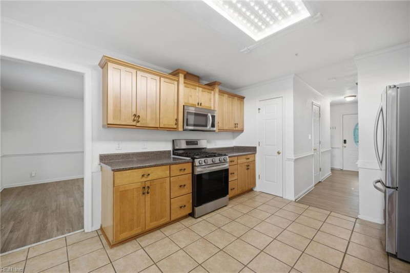 Photo 19 of 50 residential for sale in Chesapeake virginia