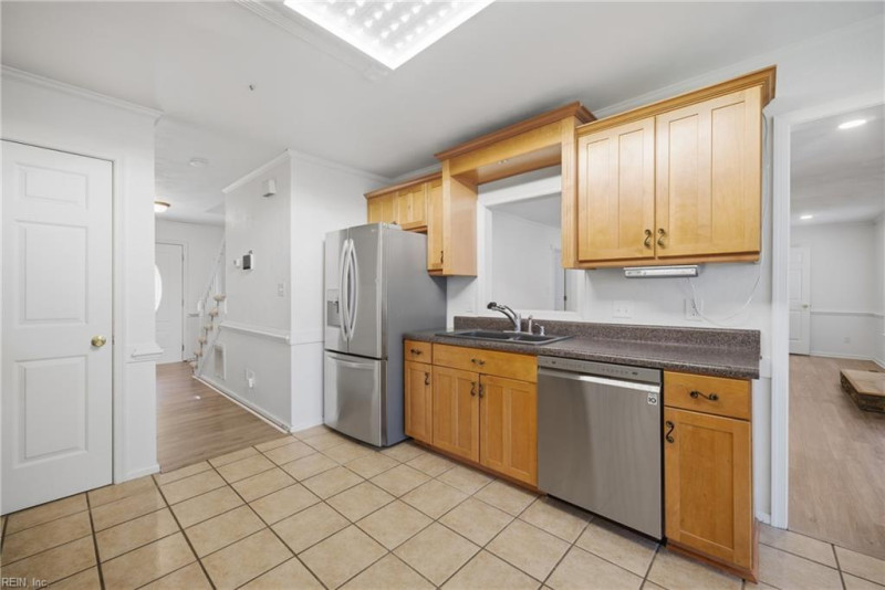 Photo 20 of 50 residential for sale in Chesapeake virginia