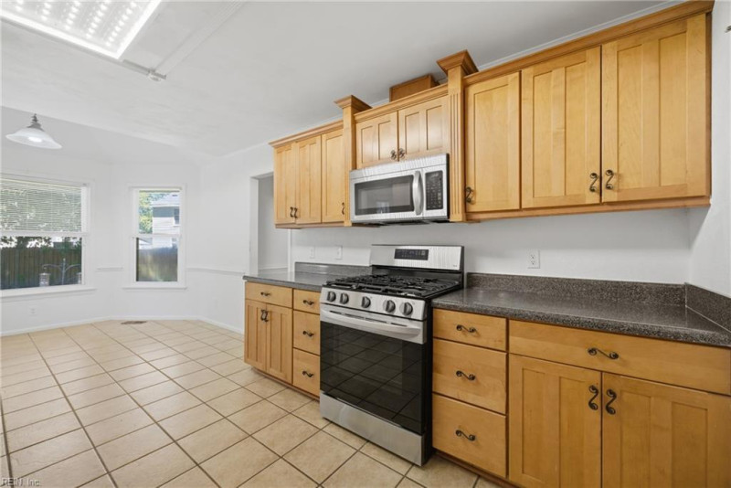 Photo 21 of 50 residential for sale in Chesapeake virginia