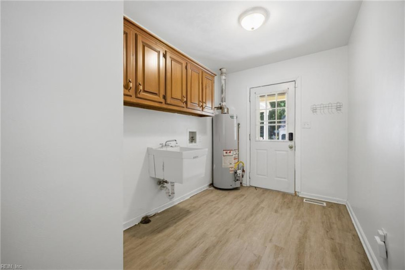 Photo 46 of 50 residential for sale in Chesapeake virginia